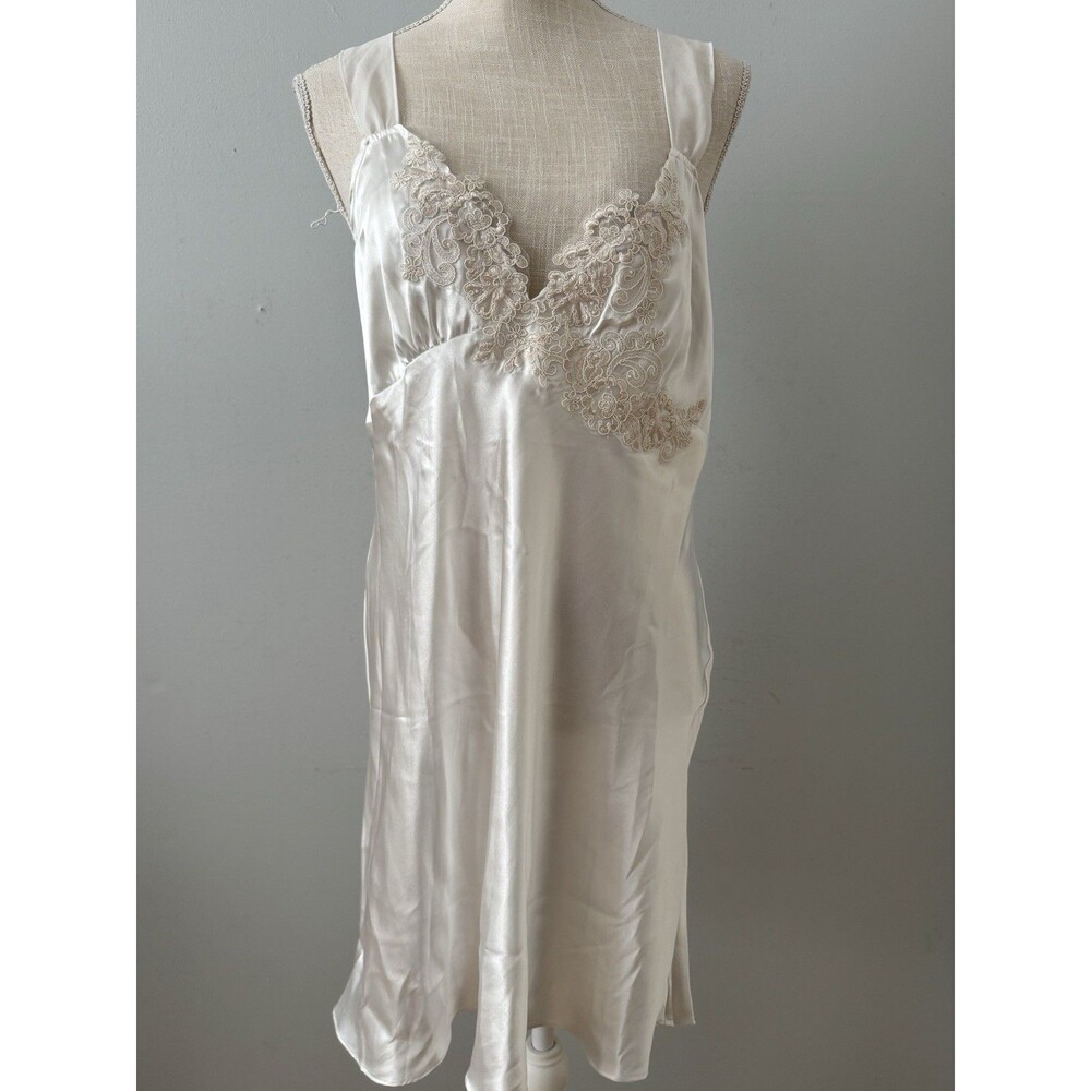 Linea Donatella White Lace & Crystals Tie Back Nightgown Chemise Women’s L